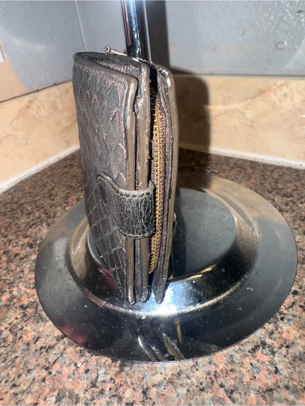 Bottega Veneta rare Metallic Leather Snap Wallet ✅authentic✅GUC